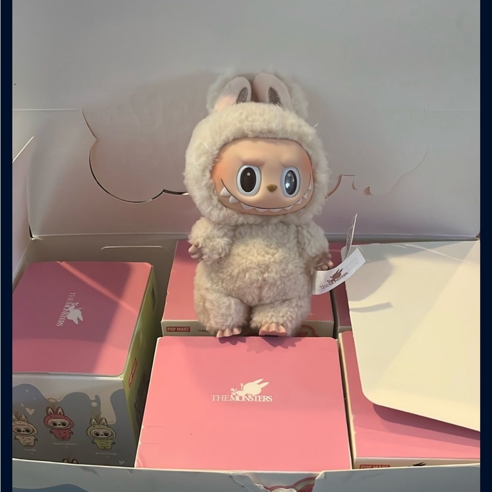 Labubu Exciting Macaroon